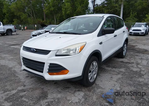 2013 Ford Escape S z USA, uszkodzony, nr VIN 1FMCU0F76DUB43955